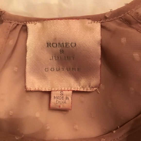 - Romeo & Juliet couture - Picture 2 of 4